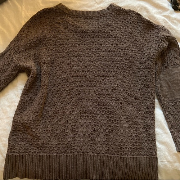 Urban Outfitters Sweater - Picture 3 of 3